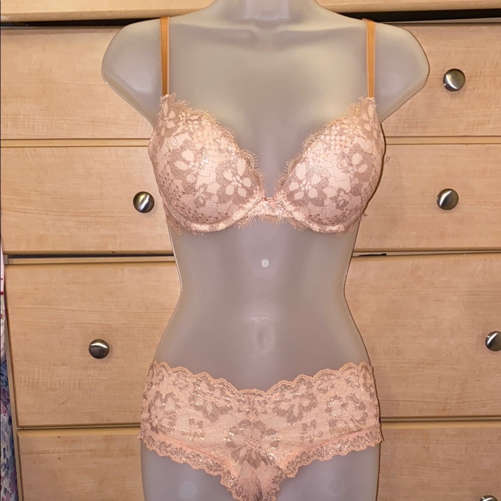 Victoria's Secret Dream Angels Cream Lace Push Up Bra and pantie set